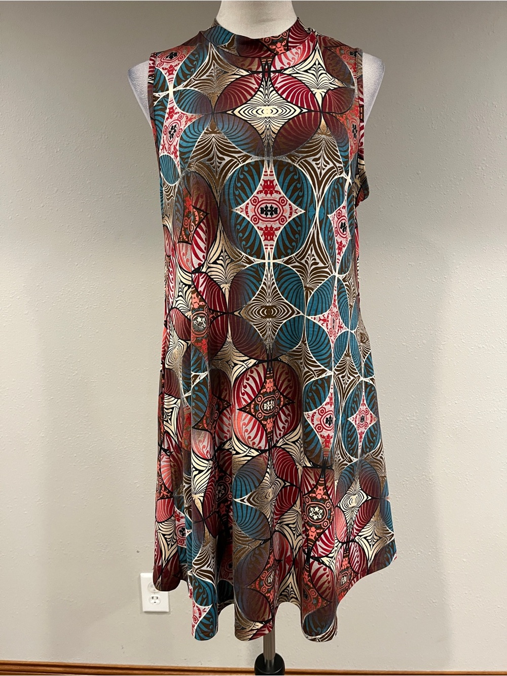 Honeyme Multicolor Geometric Print Sleeveless mini Dress size medium
